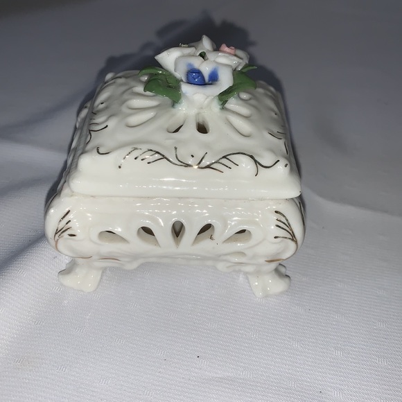 Tinker box of chips or cracks it’s very cute - Picture 3 of 10